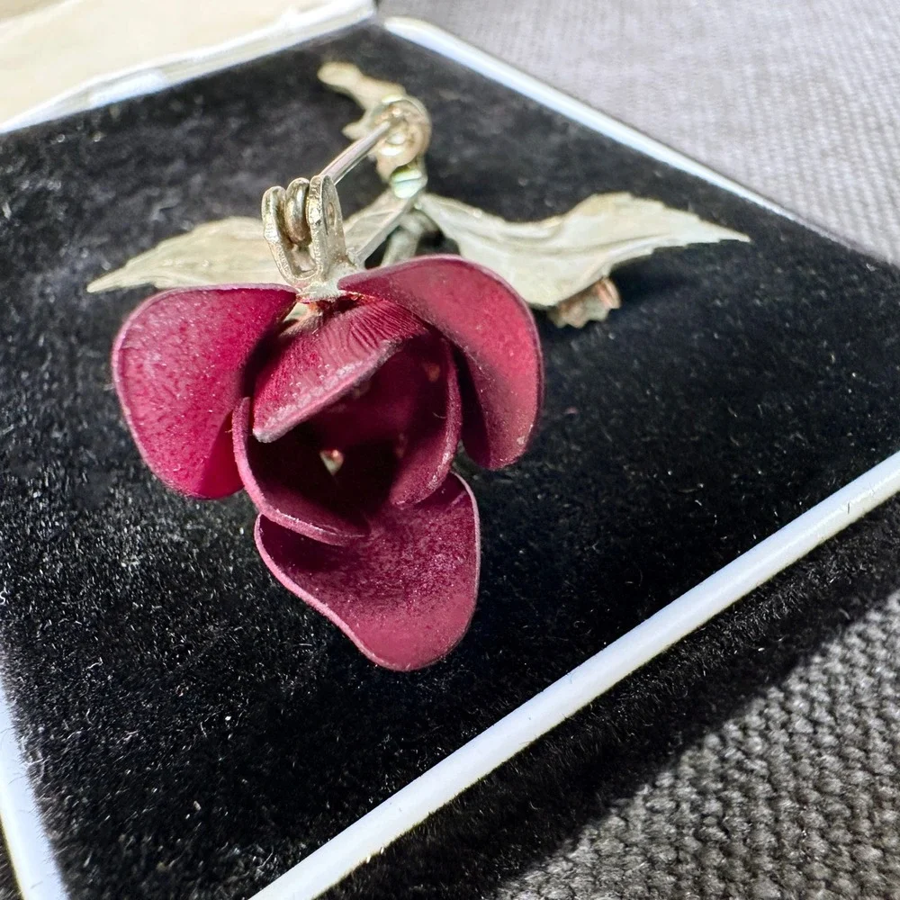 Vintage Royale Gems Gold Tone Rose Brooch‎ Pin Red Petals Rhinestone Leaf 3